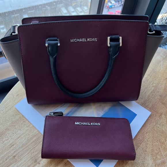 Michael Kors Selma Colorblock Purse and matching wallet - Picture 1 of 4